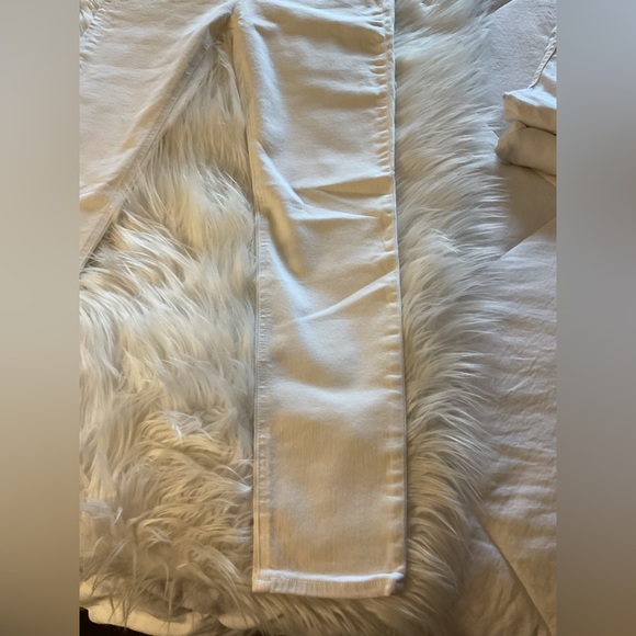 Rag & Bone HIGH RISE ANKLE SKINNY
Slim Fit Ankle White Jean - Picture 11 of 11